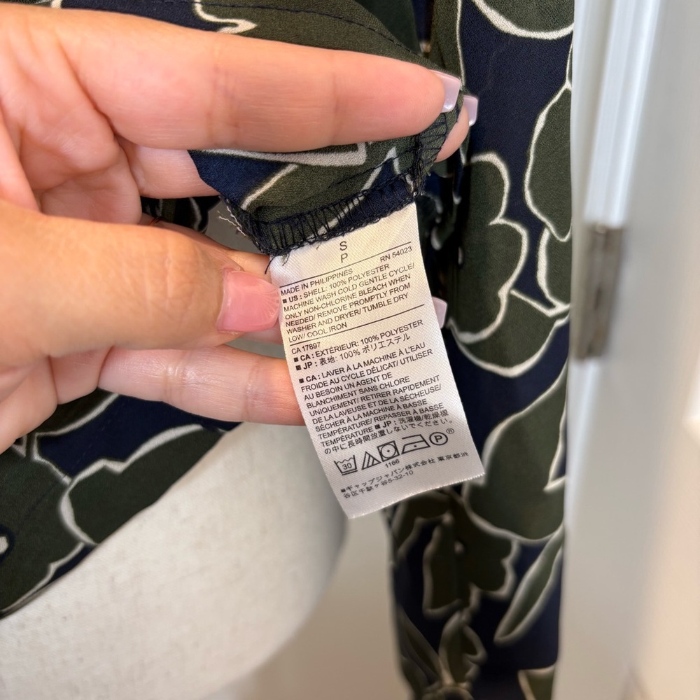 BANANA REPUBLIC Boyfriend Fit Green Blue Split Sleeve Button Down Floral Top - Picture 6 of 8